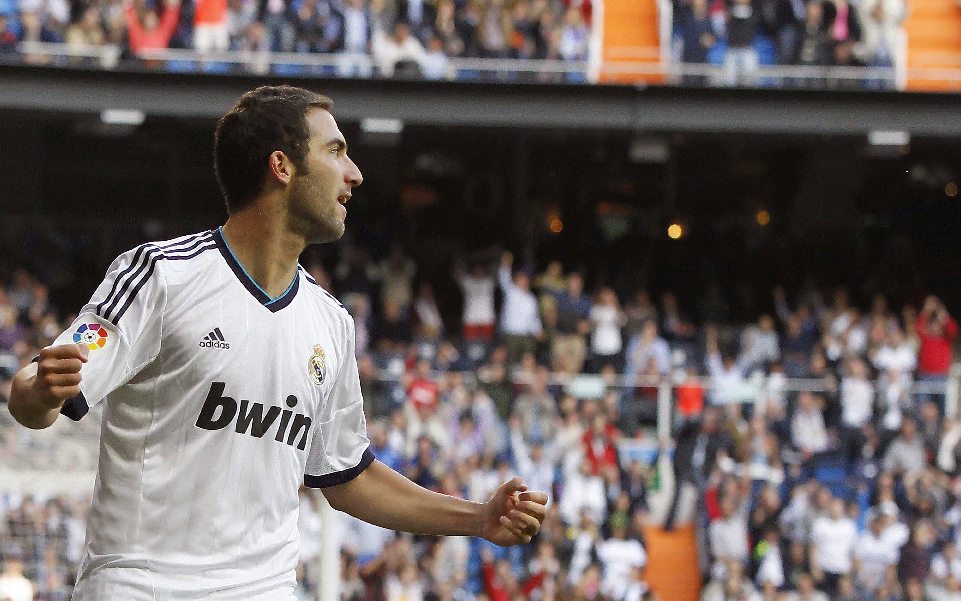 一场激烈对抗的足球比赛如何落幕?,一场激烈对抗的足球比赛如何落幕呢