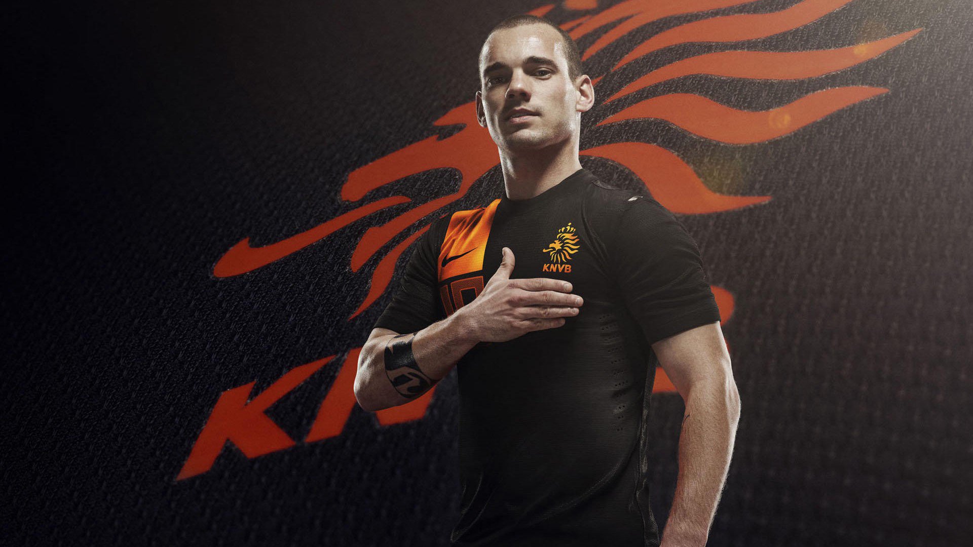 詹姆斯·奥康纳在场上展现出强大的决策能力，詹姆斯奥兰多